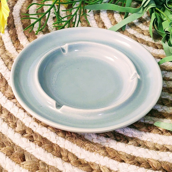 VINTAGE HYALYN 92 USA Porcelain Ashtray/Saucer Light Turquoise Cork Bottom 6.5" - Picture 3 of 6